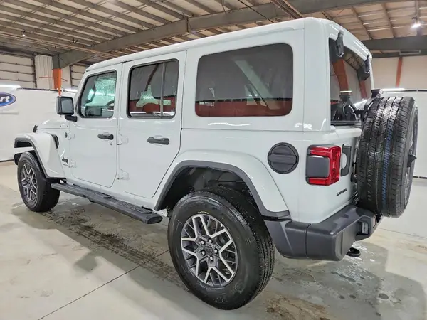 1C4PJXEG1SW633522 2025 JEEP WRANGLER - Image 2