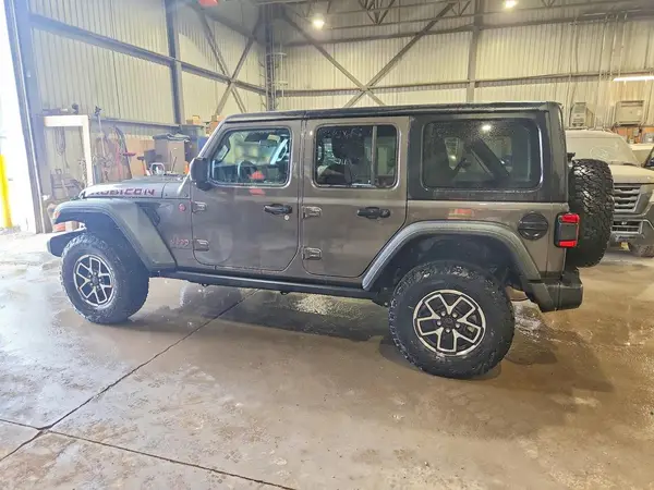 1C4PJXFG3SW646733 2025 JEEP WRANGLER - Image 2