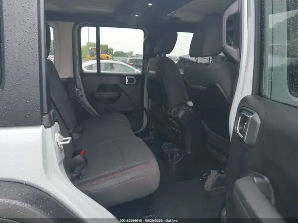 1C4PJXFG4RW160501 2024 JEEP WRANGLER - Image 8