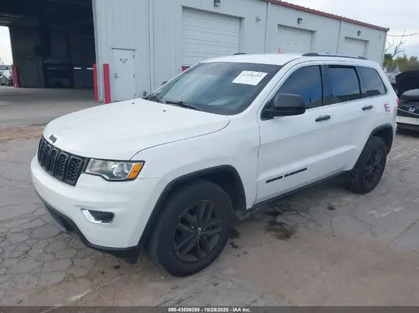 1C4RJEAG0HC757343 2017 JEEP GRAND CHEROKEE - Image 2