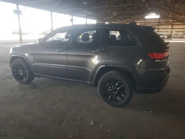 1C4RJEAG0HC823003 2017 JEEP GRAND CHEROKEE - Image 2