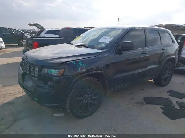 1C4RJEAG0HC880673 2017 JEEP GRAND CHEROKEE - Image 2