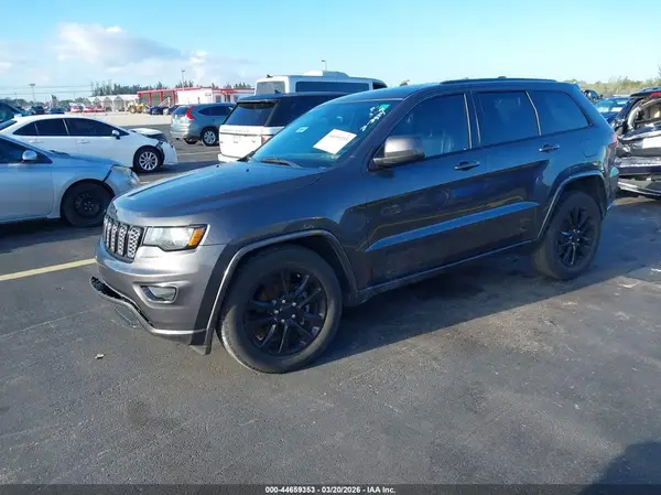 1C4RJEAG0HC955968 2017 JEEP GRAND CHEROKEE - Image 2