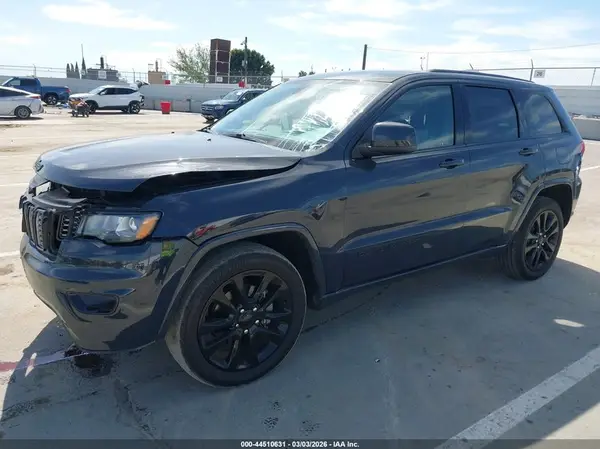 1C4RJEAG0HC965562 2017 JEEP GRAND CHEROKEE - Image 2
