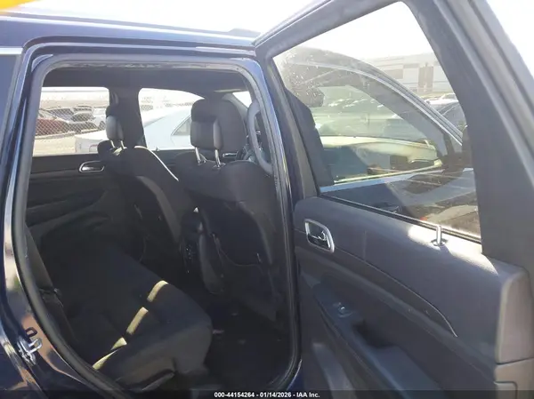 1C4RJEAG0JC301137 2018 JEEP GRAND CHEROKEE - Image 8