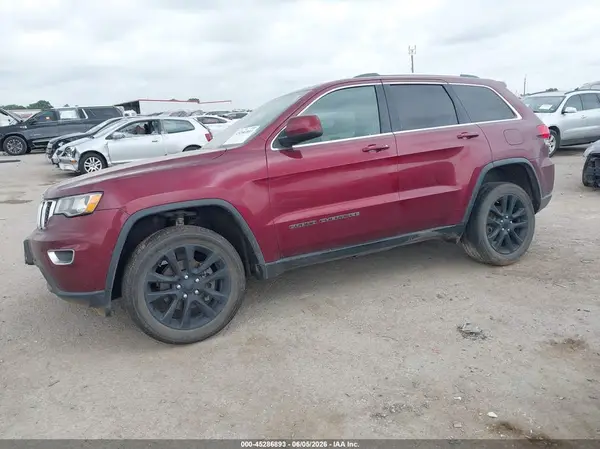 1C4RJEAG0JC311909 2018 JEEP GRAND CHEROKEE - Image 2