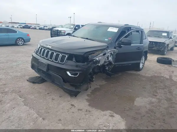 1C4RJEAG0MC783905 2021 JEEP GRAND CHEROKEE - Image 2