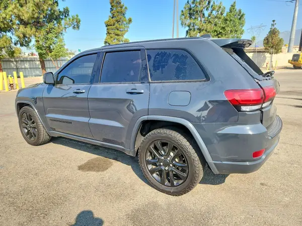 1C4RJEAG1JC153418 2018 JEEP GRAND CHEROKEE - Image 2