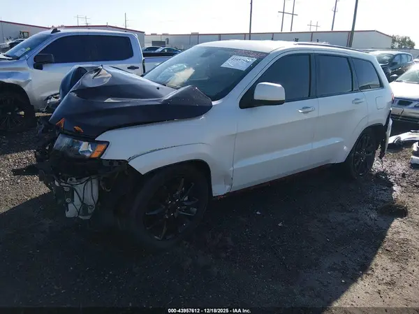 1C4RJEAG1MC813879 2021 JEEP GRAND CHEROKEE - Image 2