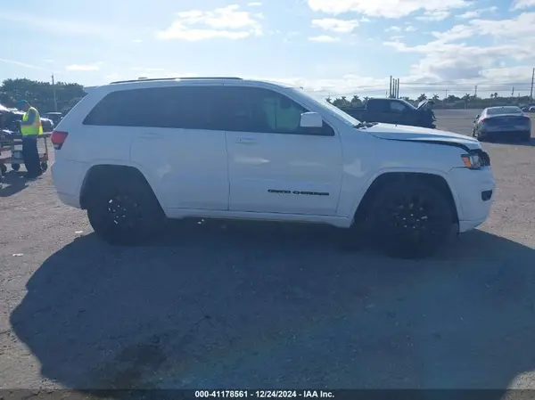 1C4RJEAG2HC823049 2017 JEEP GRAND CHEROKEE - Image 1