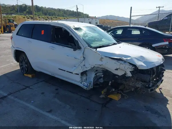1C4RJEAG2HC827019 2017 JEEP GRAND CHEROKEE - Image 1