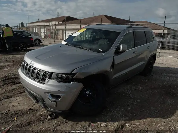 1C4RJEAG2JC358858 2018 JEEP GRAND CHEROKEE - Image 2