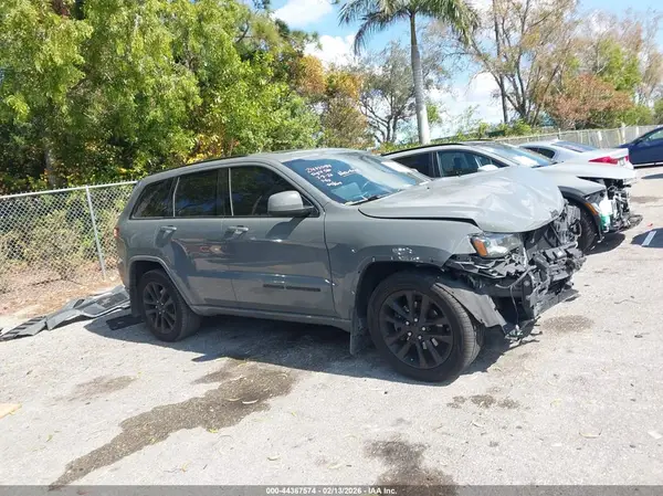1C4RJEAG2KC823978 2019 JEEP GRAND CHEROKEE - Image 1