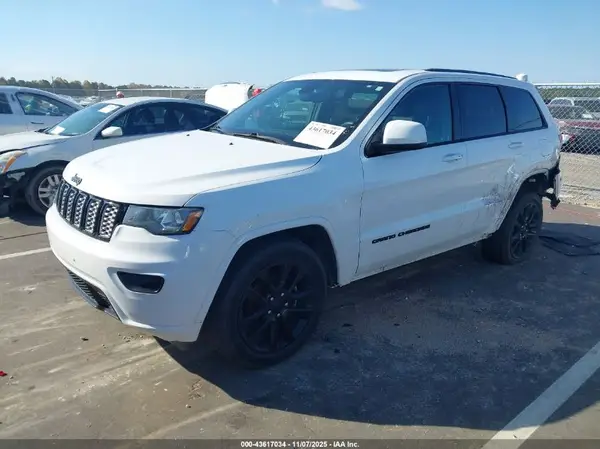 1C4RJEAG4HC731327 2017 JEEP GRAND CHEROKEE - Image 2
