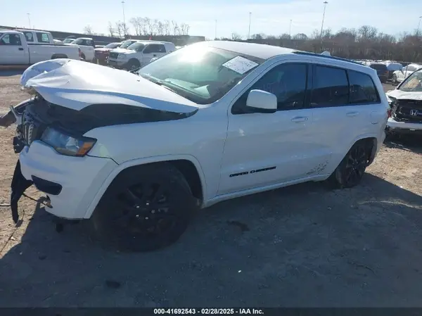 1C4RJEAG4HC952779 2017 JEEP GRAND CHEROKEE - Image 2