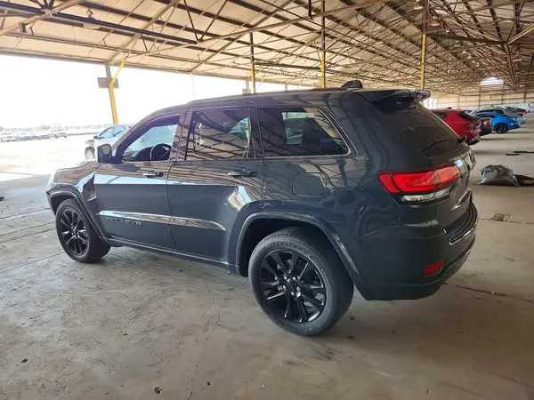 1C4RJEAG4JC185568 2018 JEEP GRAND CHEROKEE - Image 2
