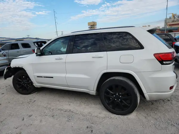 1C4RJEAG5HC823028 2017 JEEP GRAND CHEROKEE - Image 2