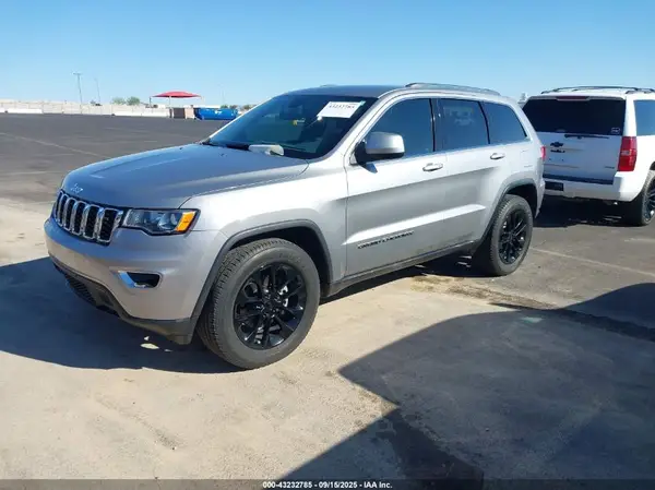 1C4RJEAG5HC916065 2017 JEEP GRAND CHEROKEE - Image 2