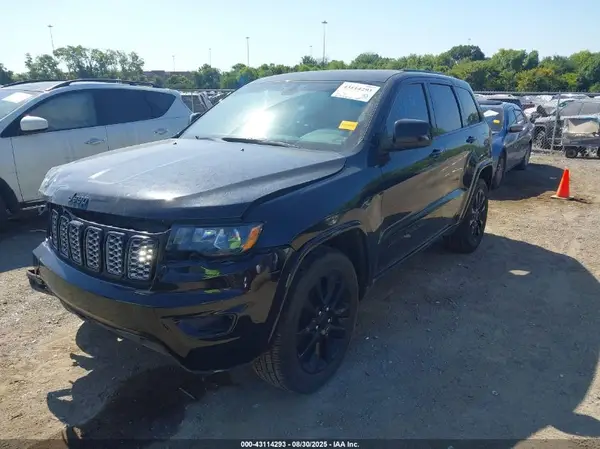 1C4RJEAG5JC208405 2018 JEEP GRAND CHEROKEE - Image 2