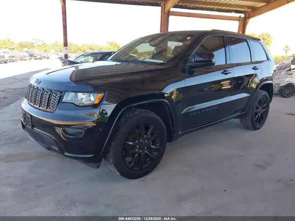 1C4RJEAG6HC845782 2017 JEEP GRAND CHEROKEE - Image 2