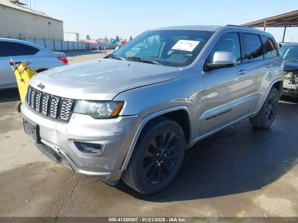 1C4RJEAG6HC868124 2017 JEEP GRAND CHEROKEE - Image 2