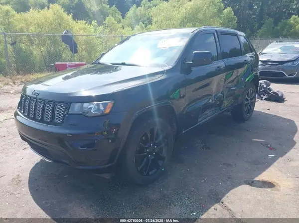 1C4RJEAG6HC883125 2017 JEEP GRAND CHEROKEE - Image 2