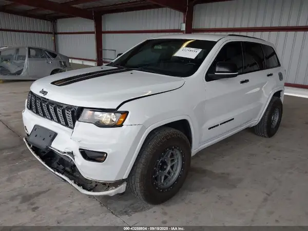 1C4RJEAG6HC956204 2017 JEEP GRAND CHEROKEE - Image 2