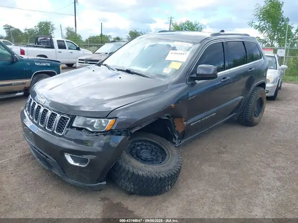 1C4RJEAG7HC813424 2017 JEEP GRAND CHEROKEE - Image 2