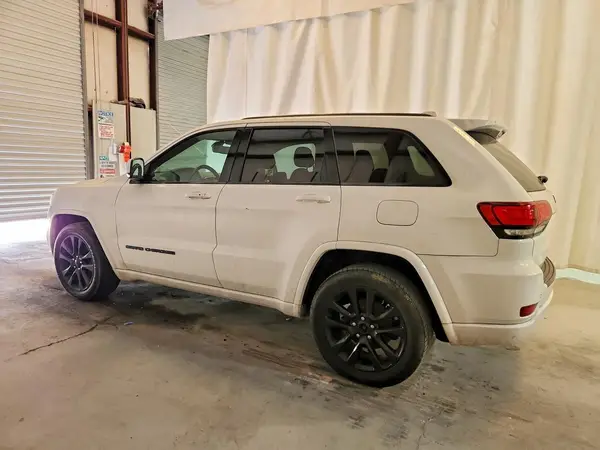 1C4RJEAG7HC823032 2017 JEEP GRAND CHEROKEE - Image 2
