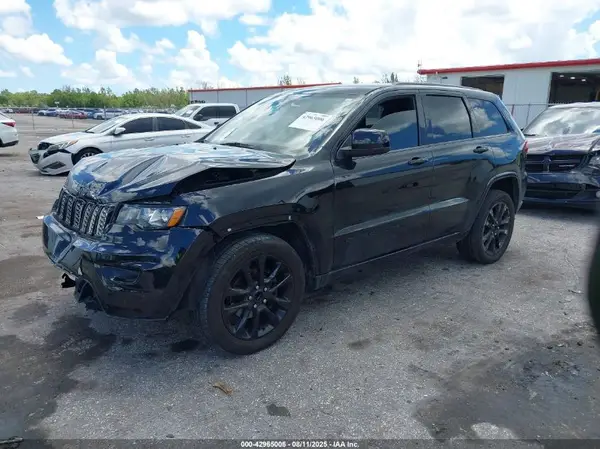 1C4RJEAG7HC953375 2017 JEEP GRAND CHEROKEE - Image 2
