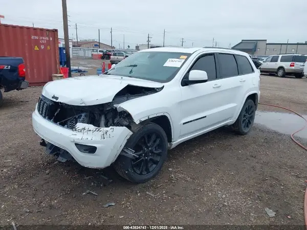 1C4RJEAG7JC363697 2018 JEEP GRAND CHEROKEE - Image 2