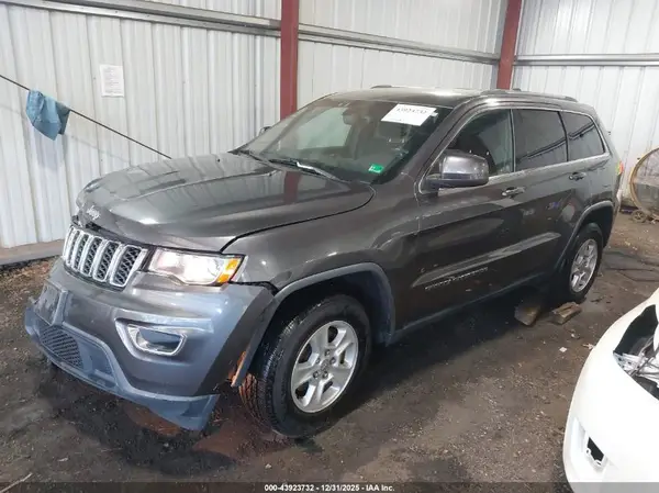 1C4RJEAG8HC669186 2017 JEEP GRAND CHEROKEE - Image 2