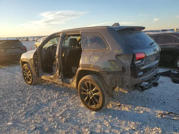 1C4RJEAG8HC823086 2017 JEEP GRAND CHEROKEE - Image 2