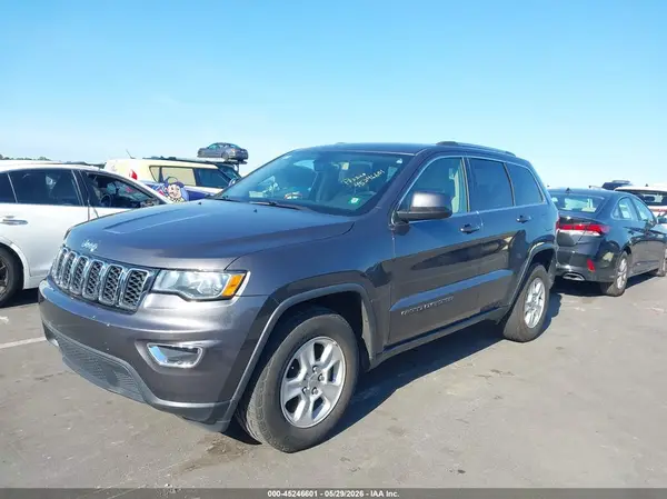 1C4RJEAG8HC845864 2017 JEEP GRAND CHEROKEE - Image 2