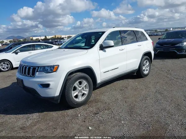 1C4RJEAG8HC856105 2017 JEEP GRAND CHEROKEE - Image 2