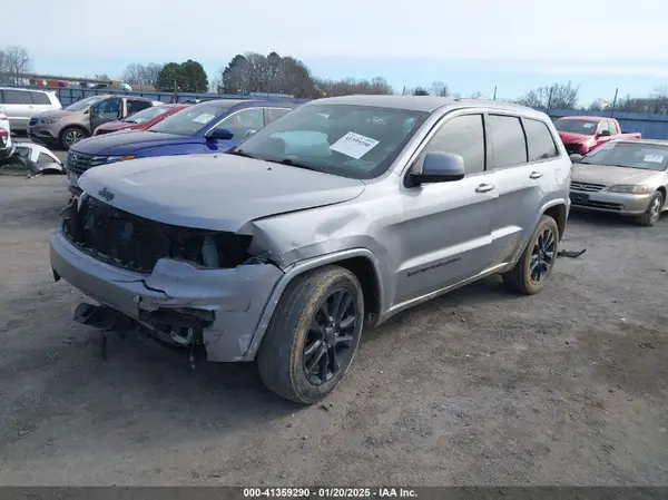 1C4RJEAG8HC930011 2017 JEEP GRAND CHEROKEE - Image 2