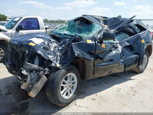 1C4RJEAG8JC125714 2018 JEEP GRAND CHEROKEE - Image 2