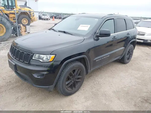 1C4RJEAG8JC304805 2018 JEEP GRAND CHEROKEE - Image 2