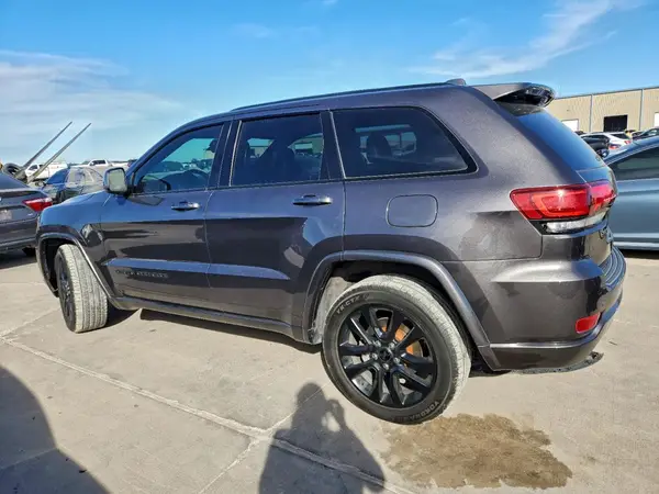 1C4RJEAG8JC380329 2018 JEEP GRAND CHEROKEE - Image 2