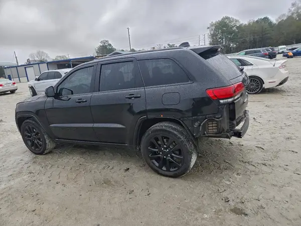1C4RJEAG8JC404015 2018 JEEP GRAND CHEROKEE - Image 2