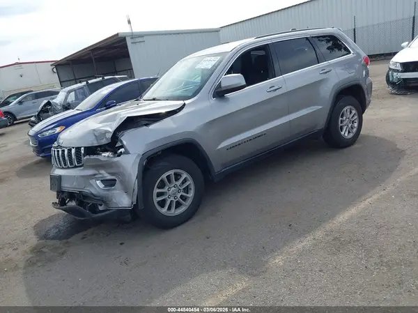 1C4RJEAG8JC407321 2018 JEEP GRAND CHEROKEE - Image 2