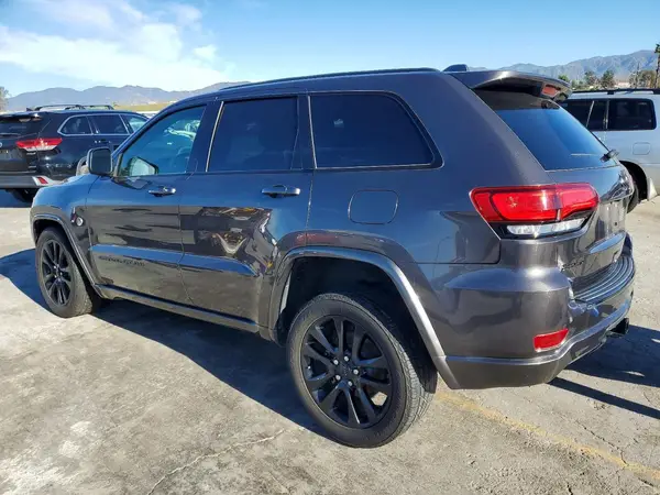 1C4RJEAG8JC430565 2018 JEEP GRAND CHEROKEE - Image 2