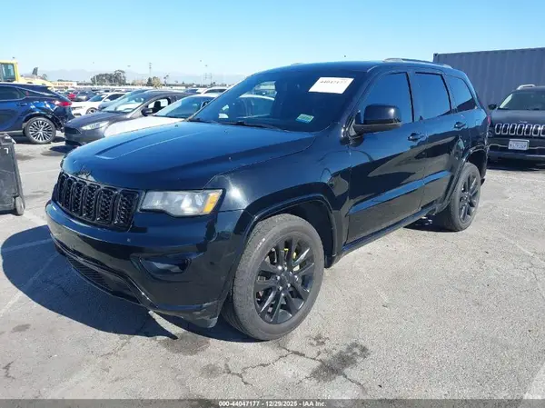 1C4RJEAG9HC888206 2017 JEEP GRAND CHEROKEE - Image 2