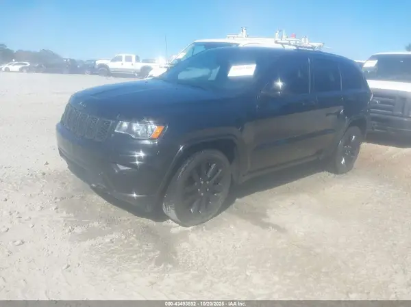 1C4RJEAG9HC955984 2017 JEEP GRAND CHEROKEE - Image 2