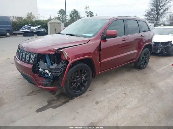 1C4RJEAGXHC761870 2017 JEEP GRAND CHEROKEE - Image 2