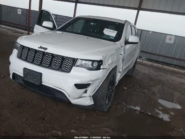 1C4RJEAGXHC804846 2017 JEEP GRAND CHEROKEE - Image 2