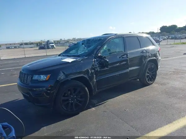 1C4RJEAGXLC337615 2020 JEEP GRAND CHEROKEE - Image 2