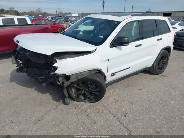 1C4RJEBG1HC636142 2017 JEEP GRAND CHEROKEE - Image 2
