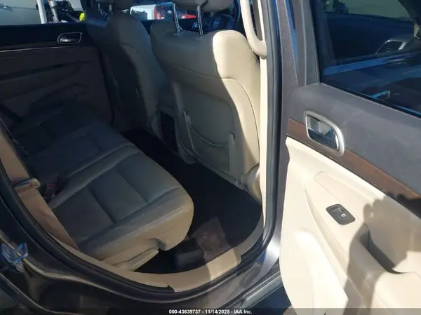 1C4RJEBG2HC636036 2017 JEEP GRAND CHEROKEE - Image 8