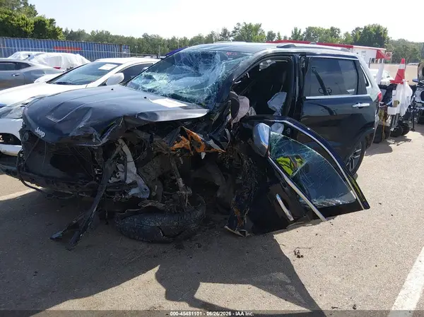 1C4RJEBG3HC746657 2017 JEEP GRAND CHEROKEE - Image 2